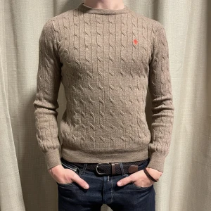 Morris tröja 100% merino - Morris | Storlek M fits XS/S | Skick 9/10 | Nypris 1599kr | 100% Merino | Modellen är 182cm och bär vanligtvis S eller M!