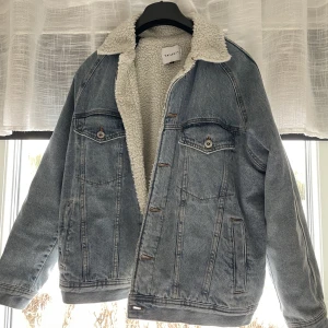 Vailent jeansjacka - Ej använd då det blev fel storlek. Märke: Vailent från Carlings. 