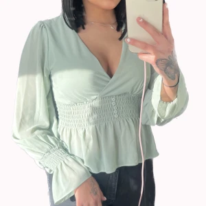 Blus - Super fin men använder aldrig längre, använd 2-3 gånger