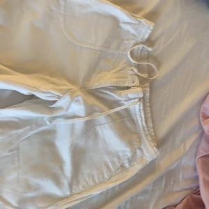 Linnebyxor - Säljer mina knappt använda bonprix linne Luxor i storlek 38