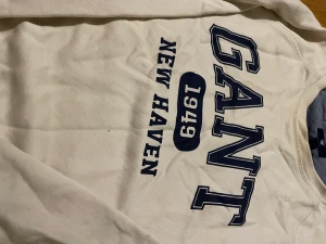 Gant tröja - 150 kr den är S och använt ett par gånger därför priset