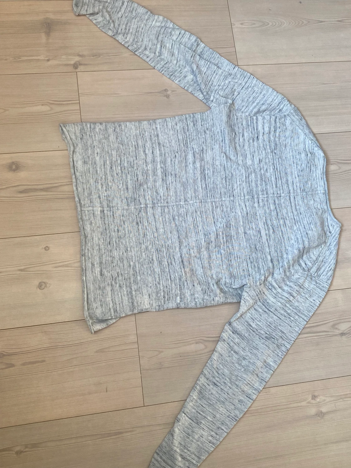 Långärmad medeltjock tröja - 90