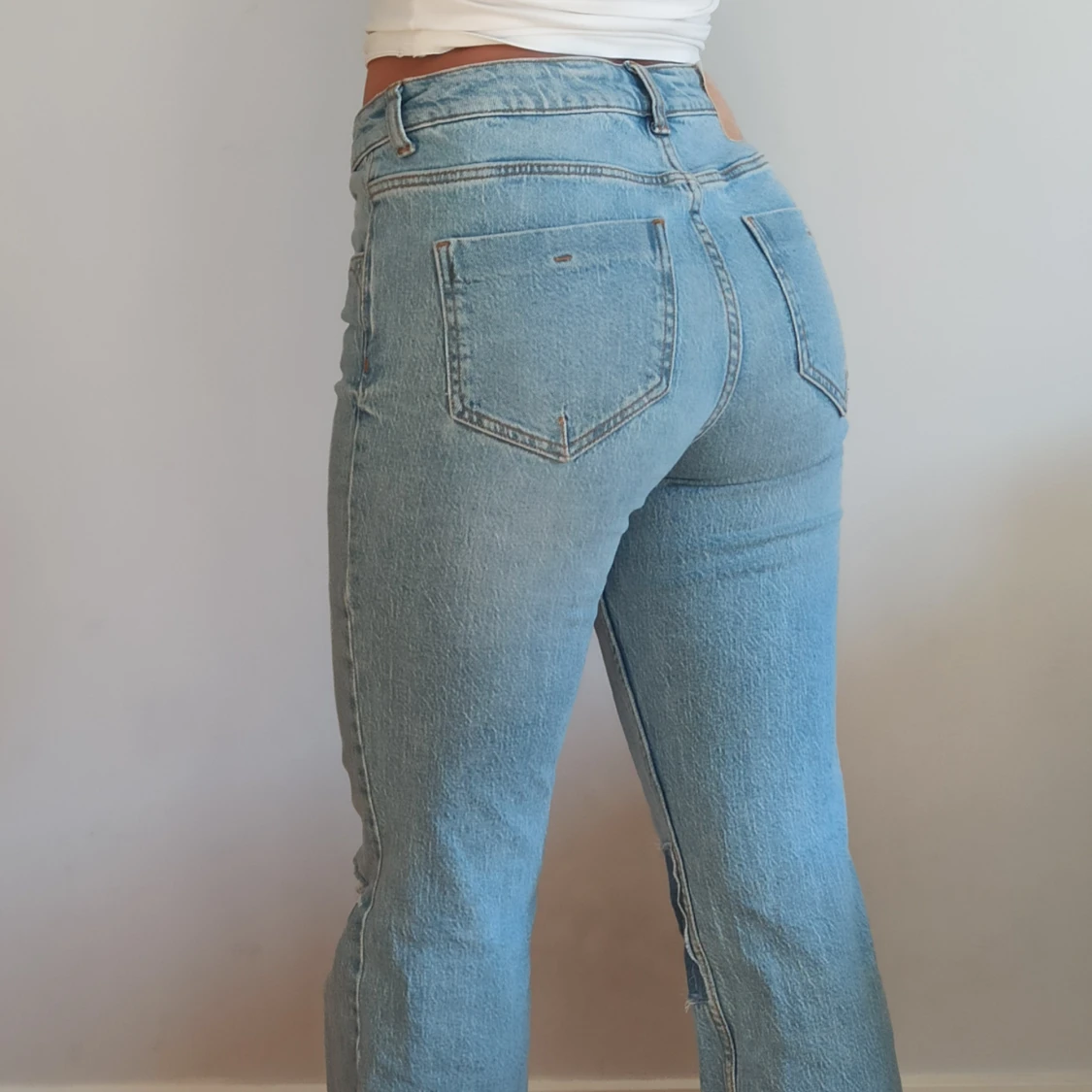Bootcut jeans med patches 