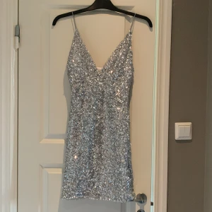 Paljettklänning - Använd 1 gång