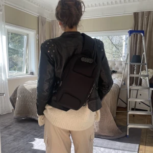 Sling bag👌 - Snyggaste sling-bagen från märket ozuko! Supertrendar och är sjukt praktisk för utgång mm🥰 