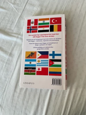 Bok - Bok om flaggor fakta bok bra skick 