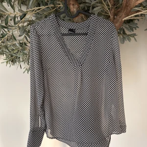 Gina Tricot blus - Fint skick!