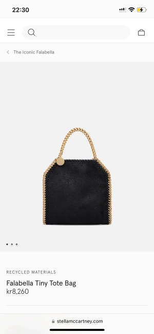 Stella mccartney  - Köpte denna på farfetch för cirka 8500 kr för 3 år sedan. Använd men har inga skador på sig. Väldigt bra och rymlig väska. 