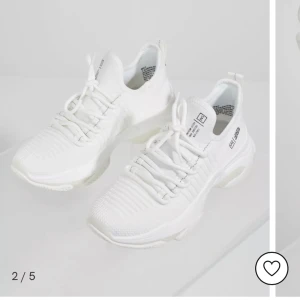 Steve maden sneakers  - Super bekväma och snygga sneakers från Steve maden, använd fåtal gånger💗 ord. Pris 1 149kr, säljer för 800kr 