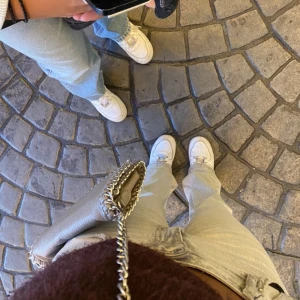  gråa jeans från Gina tricot💕 - Säljer dessa gråa jeans från Gina tricot i storlek 146 tryck inte på in och köp skriv till mig innan💕