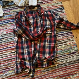 Gant skjorta  - Sjukt snygg gant skjorta som är rutig Bra skick! 