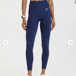 Gymshark tights - Gymshark Vital seamless 2.0 i slutsåld färg. Nyskick, endast Använda Max 2 gånger då de är för små :( säg till om ni vill ha egna bilder
