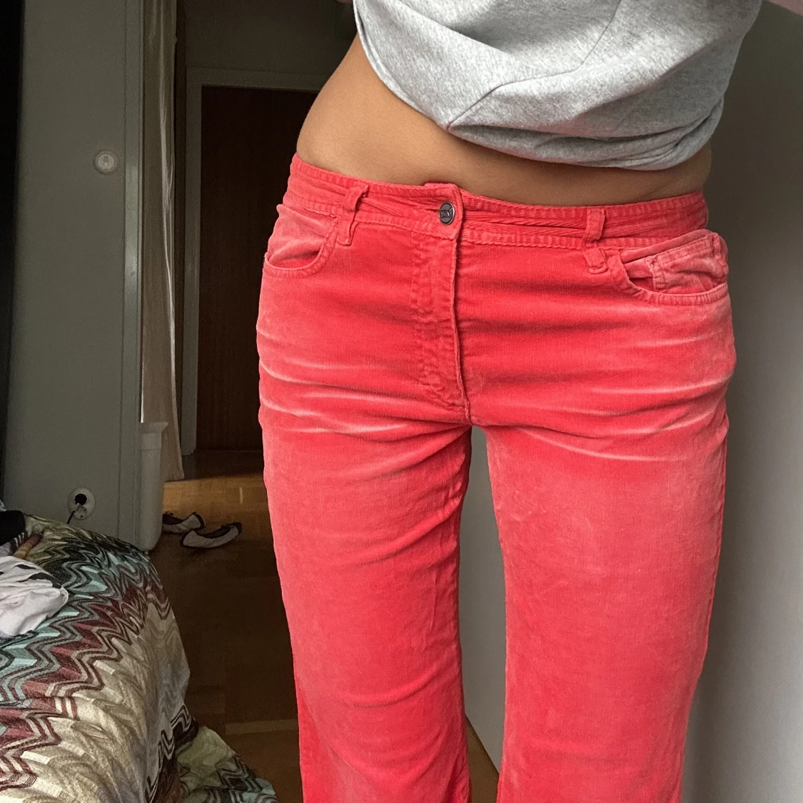 Röda jeans