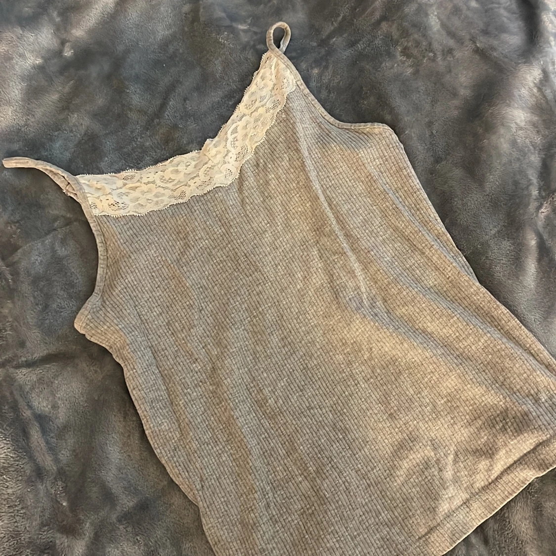 Grått linne ifrån Cubus