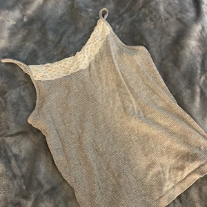 Grått linne ifrån Cubus  - Jätte söt