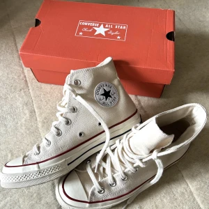 Converse - HELT NYA Converse