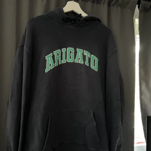 Arigato hoodie  - Axel Arigato hoodie i storlek M, inga defekter. Baggy fit HMU för fler frågor och bilder:)