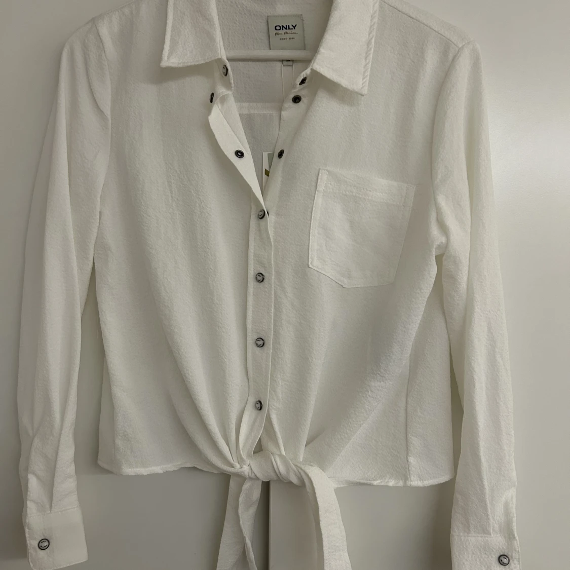 Tröja/skjorta med knyte - 90