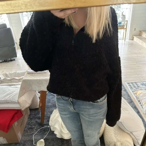 Lurvig tröja  - Säljer nu min gosiga tröja från madlady. Skriv för mer bilder 