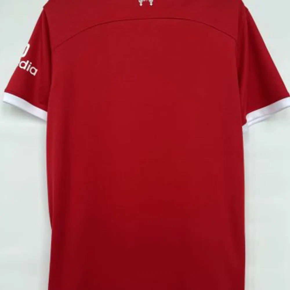 Liverpool tröja hemma Storlek S-XL Hör av er för fler frågor   Tryck går att lösa. T-shirts.