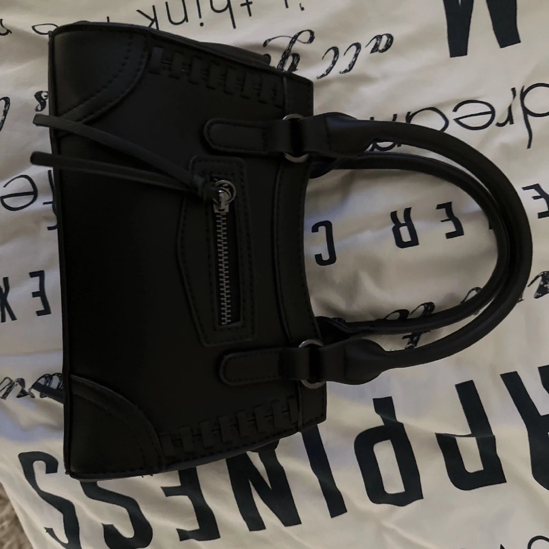 Trendig gina tricot väska 