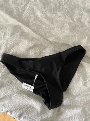 Bikiniunderdel  - Bikiniunderdel, aldrig använd  Från Nelly  Strl L 