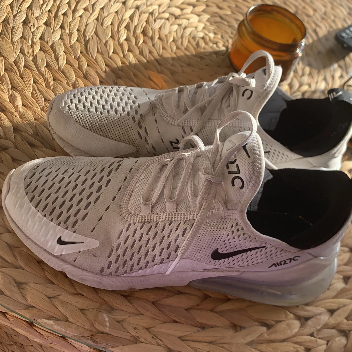 Säljer vita 270  - 90