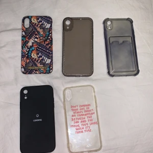 iPhone mobil skal XR - XR mobilskal,1 för 15(den första för 25) två för 20 tre för 35 fyra för 45 och alla fem för 50(beror lite på vilka ni köper🫶🏼)