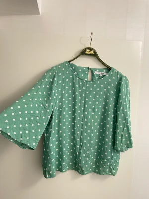 Tröja storlek 42 - BLUSE storlek 42