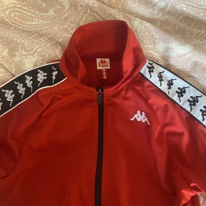 Zip up  - Säljer min Kappa Zip ❣️ Knappt använd!! Nypriset var 500kr