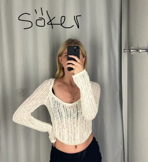 Pointellesstickad korsettopp - 🌟Söker denna tröja från Hm i storleken Xs eller S 🌟