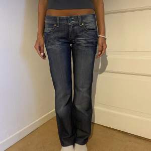 Super snygga jeans i helt nyskick från big star. 