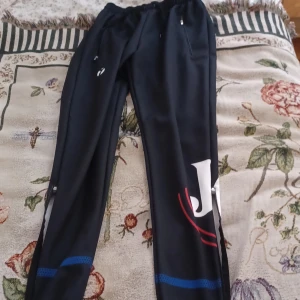 JG träningsbyxor - Bekväma och lätt att röra Säg i