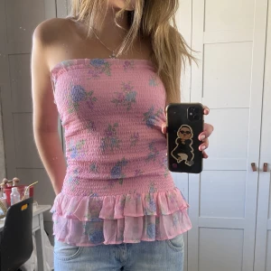 Tub topp - Jättesöt tub topp från bikbok i toppenskick! Är i storlek S men passar de som har Xs också!🌷