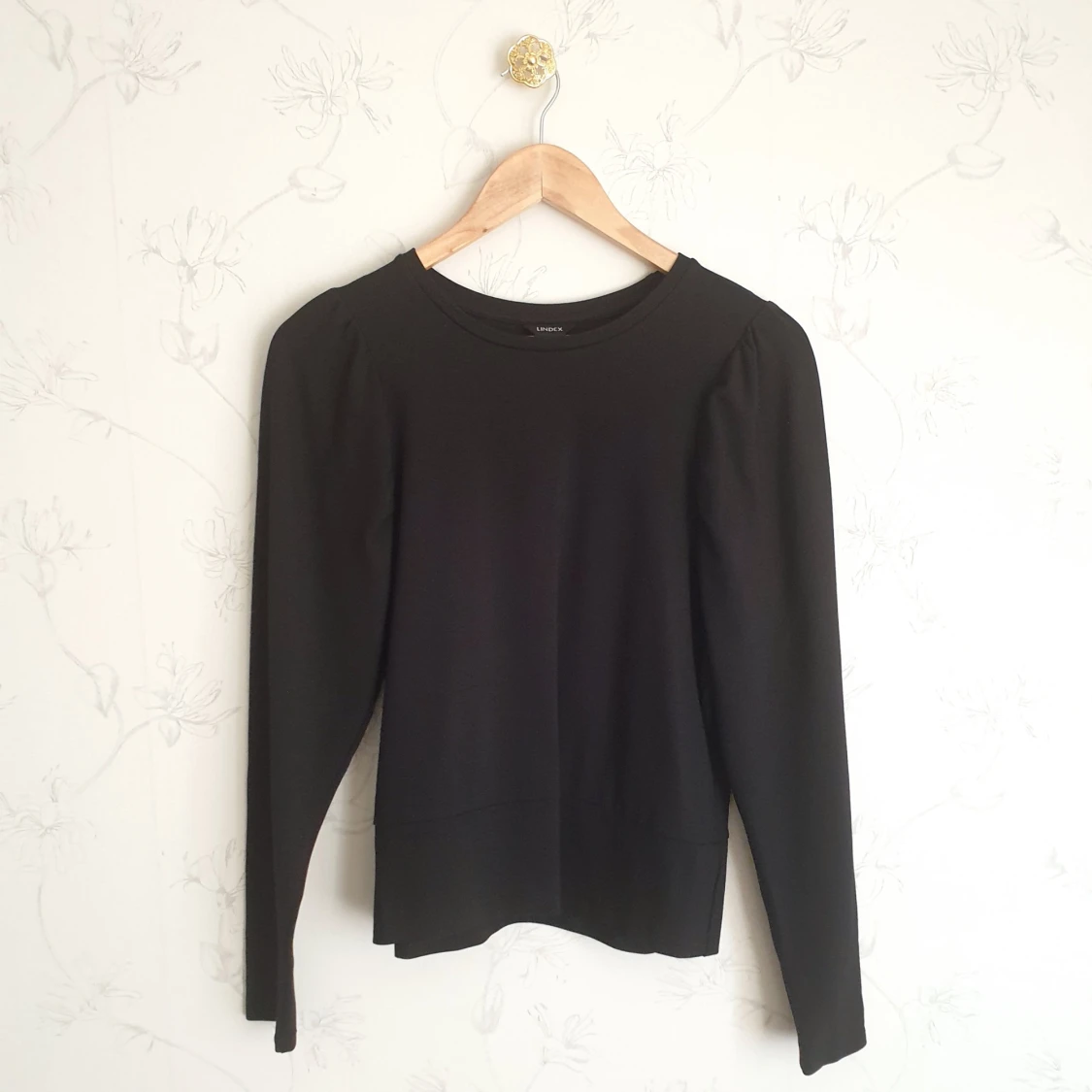 Topp med puffärmar Lindex