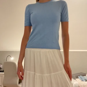 Zara topp - Supersnygg topp/t shirt från zara i viscose material, nyskick! 