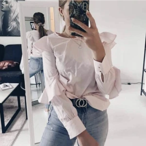 Rosa blus - Rosa blus från river island, nyskick.