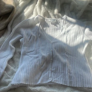 Topp - Vit topp från MONKI