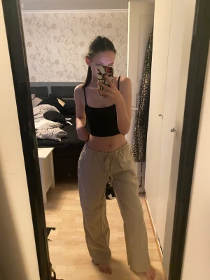 Linne byxor  - Helt nya linne byxor från Gina  Nypris 399kr 