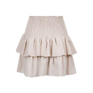 Volangkjol  - Säljer denna Volangkjol från Neo Noir som är slutsåld. Är i nyskick och använd 1 gång. Köpt för 449 kr. 💗