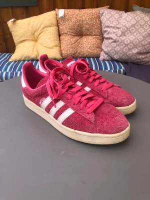 Adidas campus  - Röda adidas campus Storlek 42 