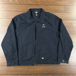 Dickies Workwear Jacket  - Snygg vintage Dickies Jacka/Overshirt i storlek XL sitter mer som L/XL! Bara att skriva om du undrar över något🙏