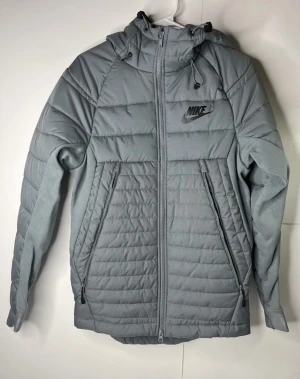 Nike hybrid grey  - I’m selling my Nike hybrid grey jacket. It’s sold out worldwide because Nike discontinued it, after 2020. My starting Price is 140£ , for obvious causes, but I’m  open for offers and negotiations. Cheers!