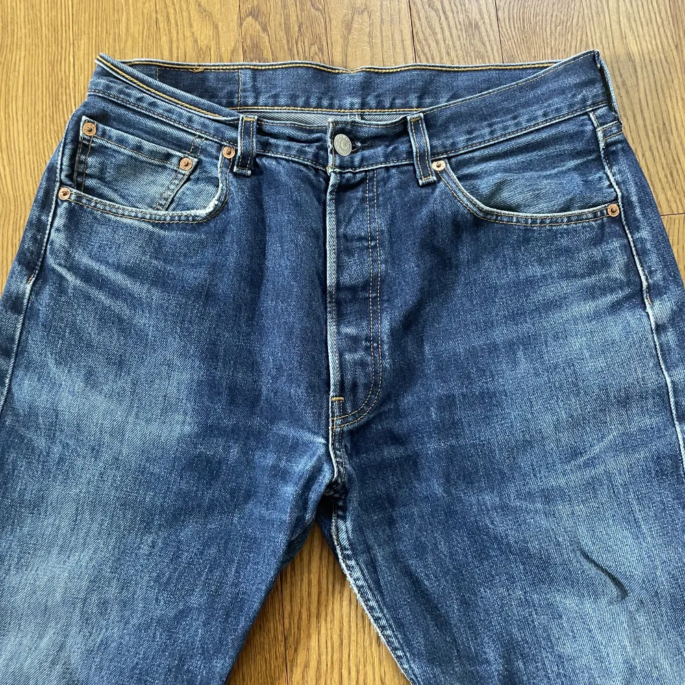 Snygga vintage Levis 501 jeans!! Storlek w28 l32 . Jeans & Byxor.