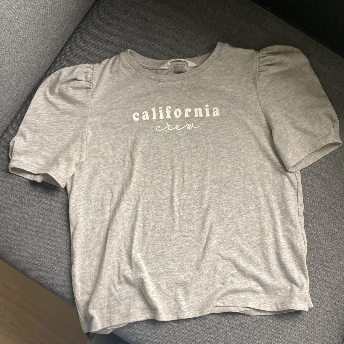 Grå gammal HM T-shirt  - 90