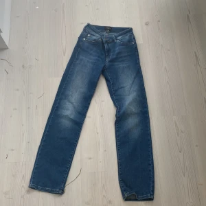 jeans - jeans byxor i storlek XS. skriv för fler frågor🫶🏼🫶🏼🫶🏼🫶🏼