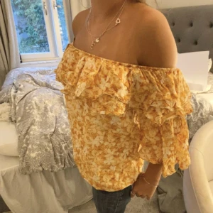 Blommig blus - Jättefin blommig blus!😍🙏🏼