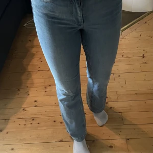 Ljusblå Bootcut jeans  - Ljusblåa fina jeans , Bootcut  Storlek M, passar bra till kortare ben