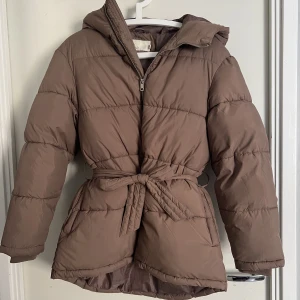 Nelly Puffer Jacket - Size 34, little oversized. Only worn out two times. Ordered online and it was too big. 