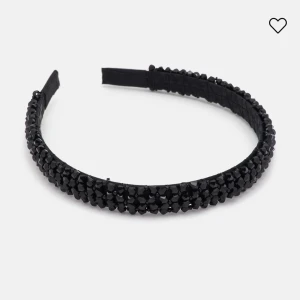 Rosa diadem från Ur&Penn - Säljer detta rosa diadem från Ur&Penn i bra skick
